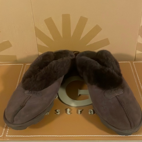 New Women’s UGG Coquette Chocolate Brown Slip On Sheepskin Slippers Cloth Tag - Picture 1 of 7
